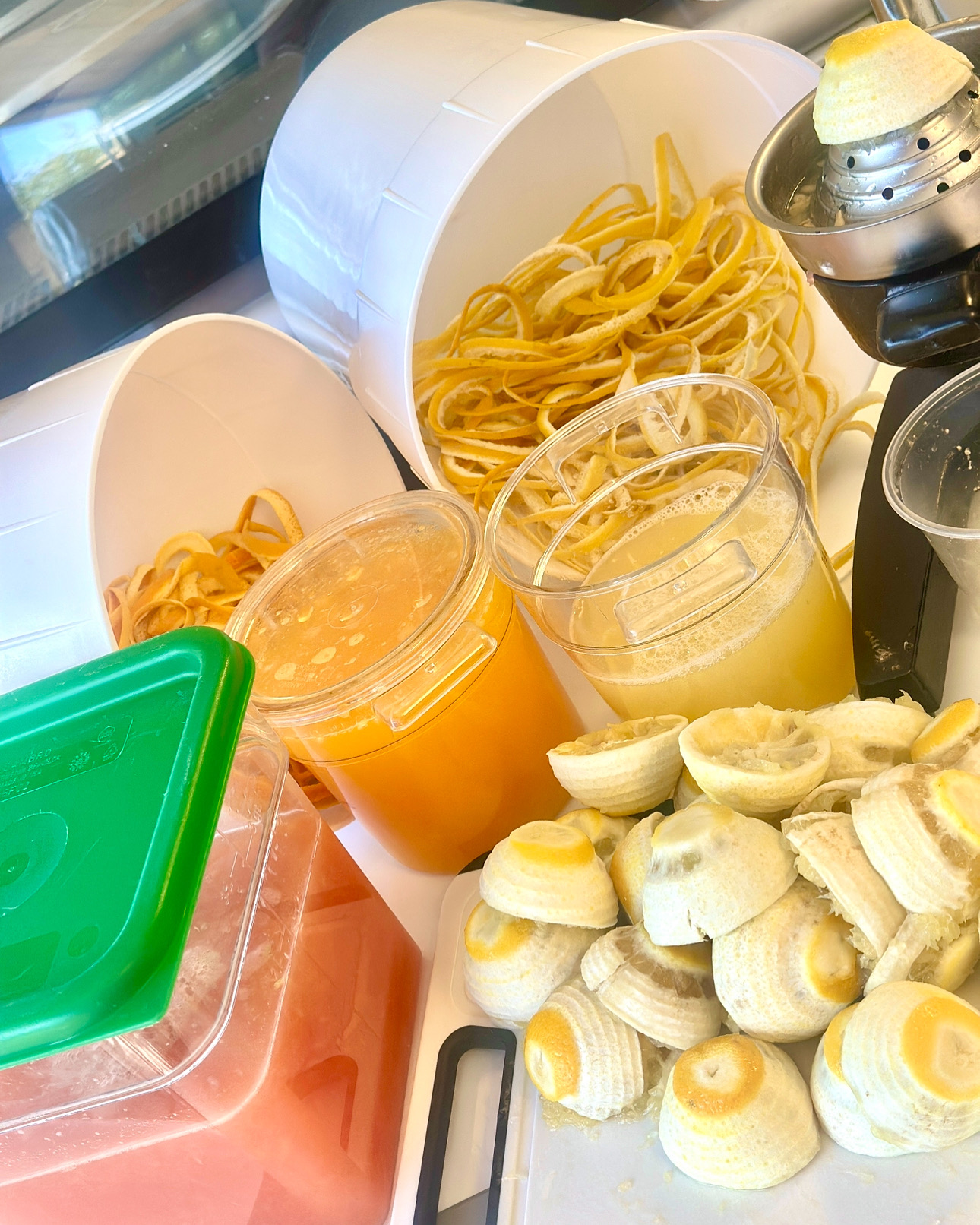 Fresh lemons and citrus being juiced at Maui Frozen in Kīhei